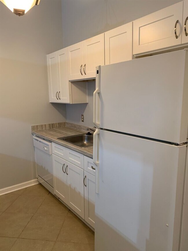 Building Photo - 2113 Sandpiper St