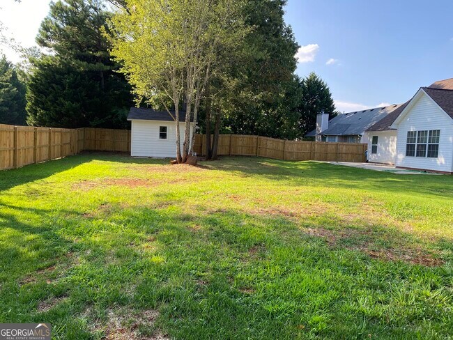 Building Photo - 900 Harbins View Dr