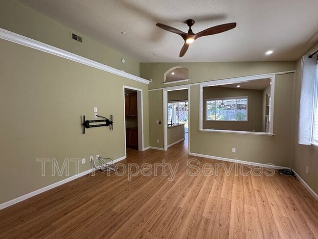 Building Photo - 301 Brimfield Ct