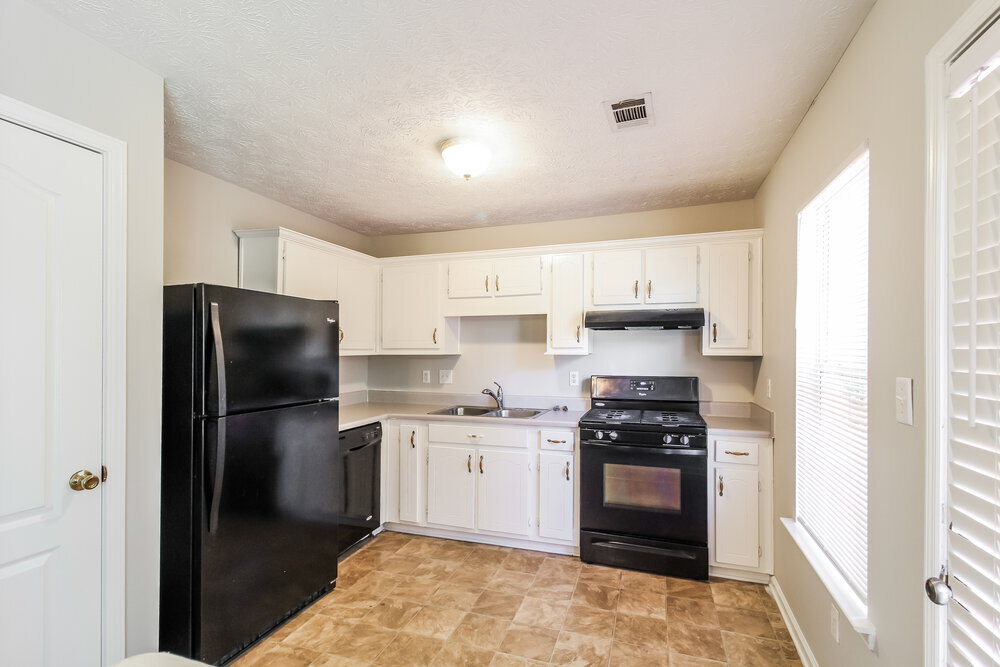 Building Photo - 5711 Meadowview Rd