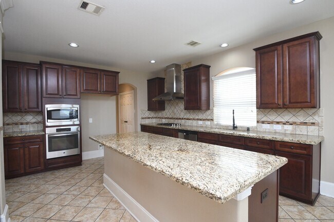Building Photo - 606 Whitney Oaks Ln