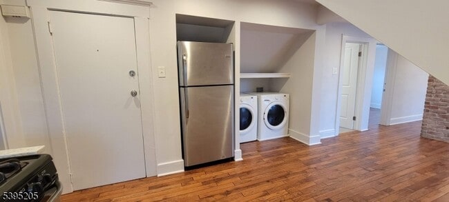 Building Photo - 18 Olive St