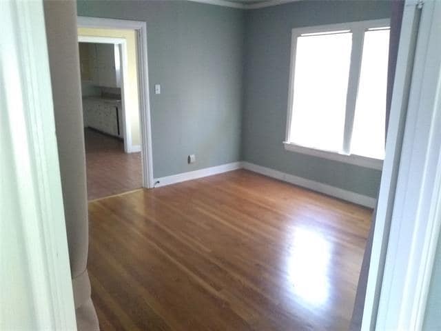 Building Photo - 742 Mulberry St