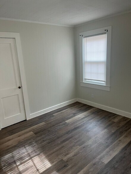 Building Photo - 304 Grice St