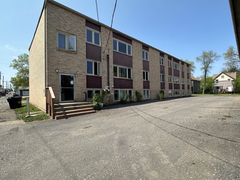 Building Photo - The Virginian Apartments