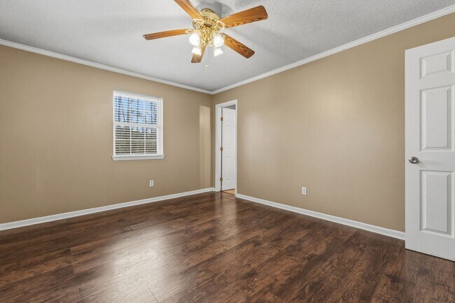 Building Photo - Nice 3 Bedroom 2 and a Half Bathroom House in Jacksonville, Arkansas