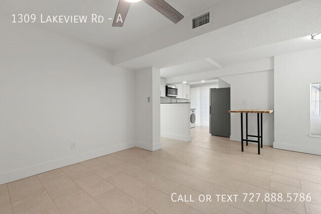 Building Photo - 1309 Lakeview Rd