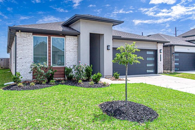Building Photo - 22511 Petrizzi Ln