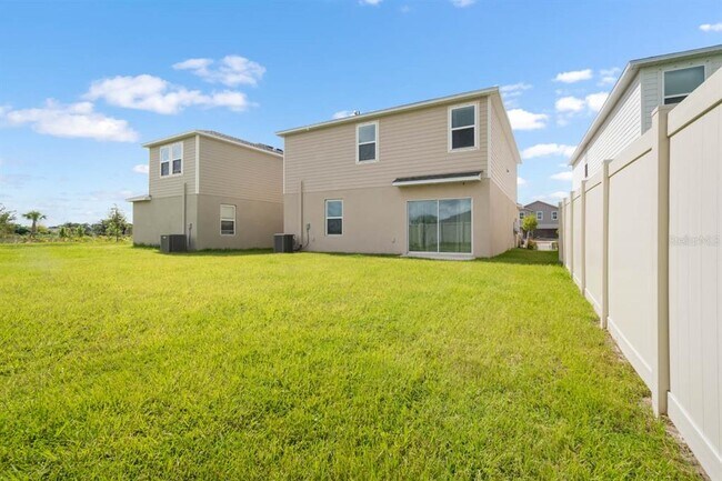 Building Photo - 13524 Camelot Ct