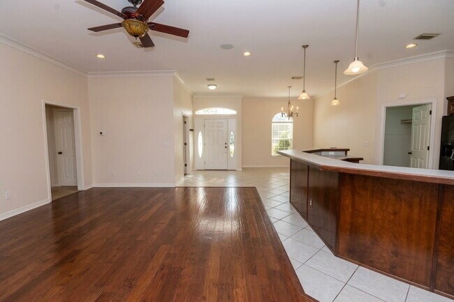 Building Photo - Spacious Northeast Pensacola Home Near UWF with 3 Bedrooms, 2 Baths, Office, 2-Car Garage & Priva...