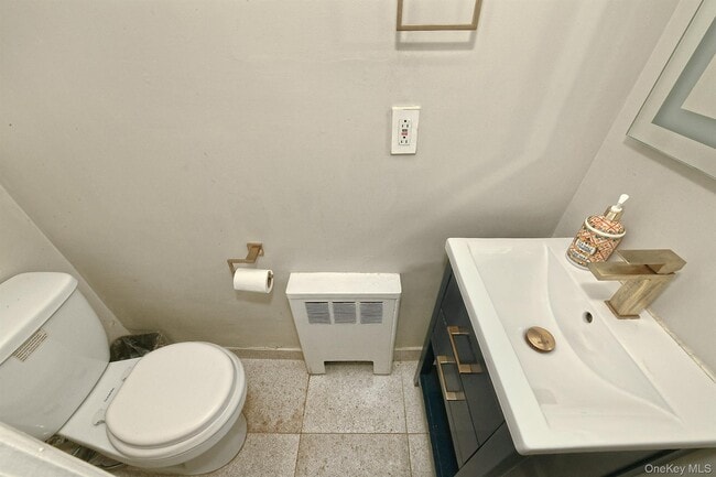 Building Photo - 2 Cherrywood Ln