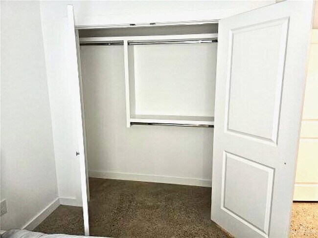 Building Photo - 28 Jenna Ln