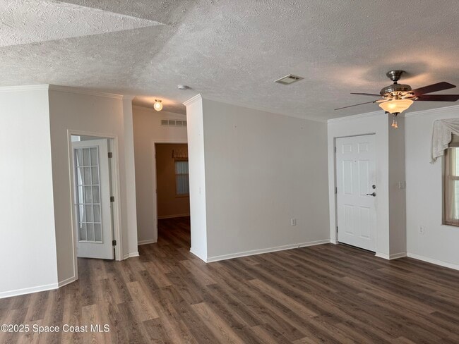 Building Photo - 159 Blue Jay Ln