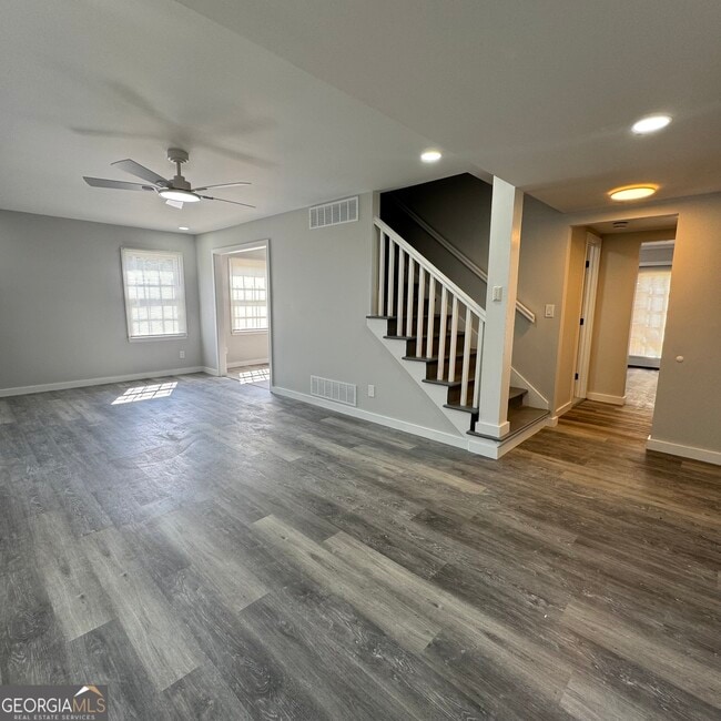 Building Photo - 6571 Rock Springs Rd