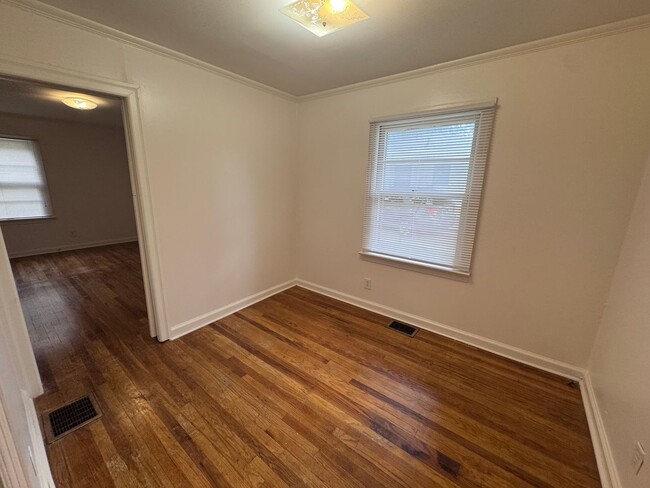 Building Photo - House in Paducah City Limits