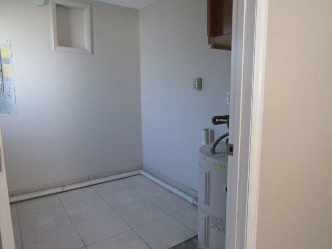 Building Photo - $1495 PER MONTH FOR THIS 3 BEDROOM 1 BATH HOME - NEW PORT RICHEY FL