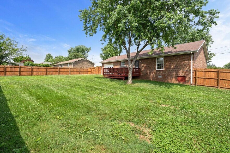 Building Photo - 1102 Tobacco Rd