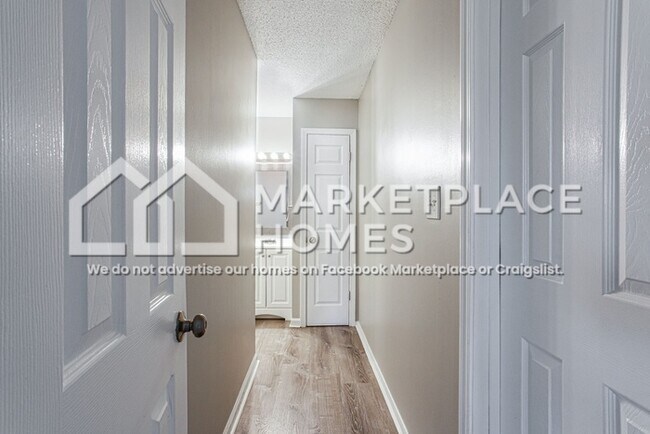 Building Photo - 3824 Cannon Dr
