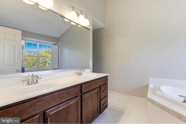 Building Photo - 43164 Baltusrol Terrace