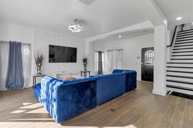 Building Photo - 16748 Lazy Breeze Loop