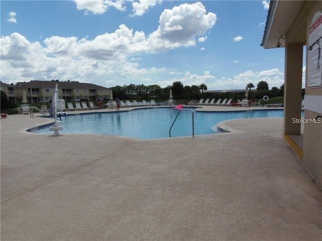 Building Photo - 6011 Skydale Way