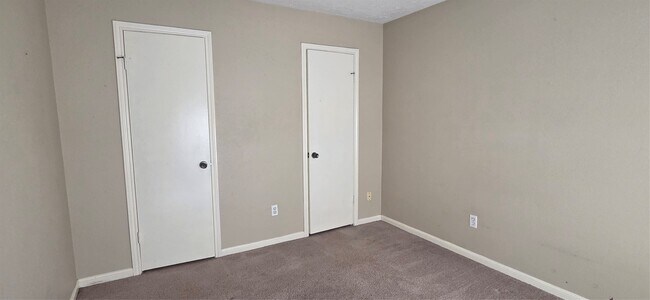 Building Photo - 1910 Quail Valley E Dr