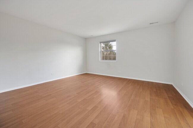 Building Photo - 93 N Victoria Ln