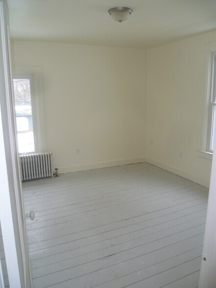 Building Photo - 205 Grandview St