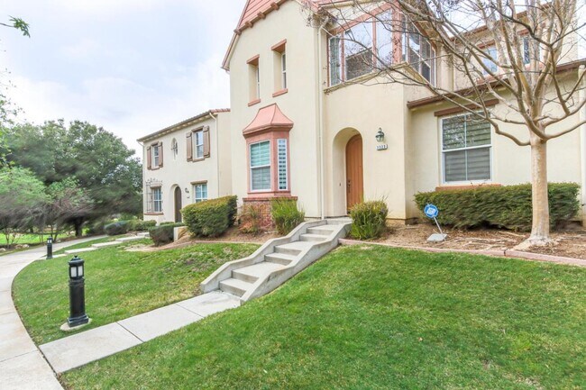 Building Photo - 3323 Bastille Ct