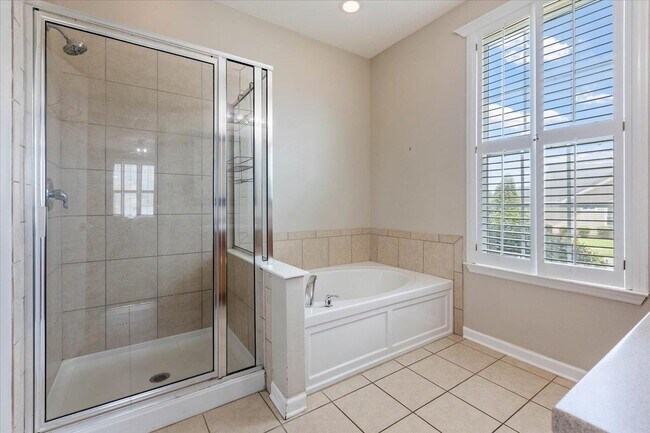 Building Photo - 3190 Coneflower Dr