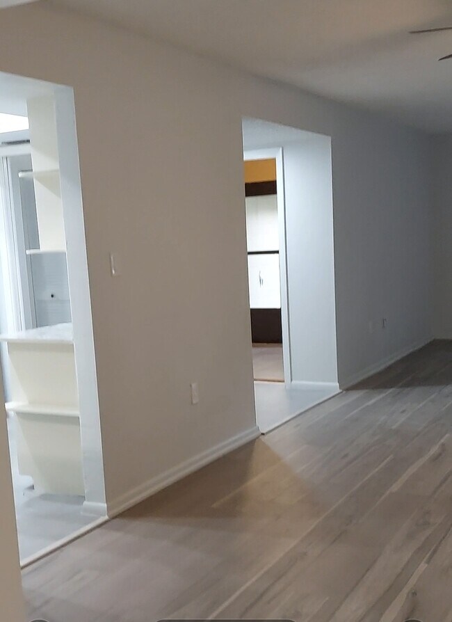 Building Photo - 3648 Boca Ciega Dr