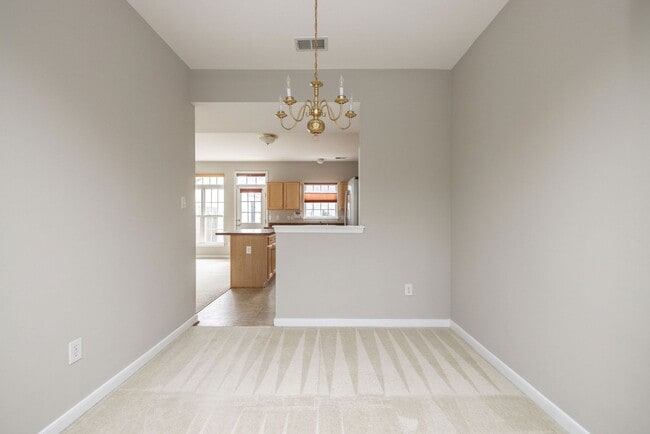 Building Photo - Well-maintained townhouse in Richmond