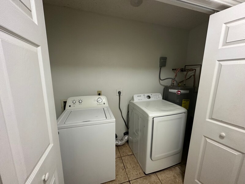 Building Photo - 409 Gaucho Ln