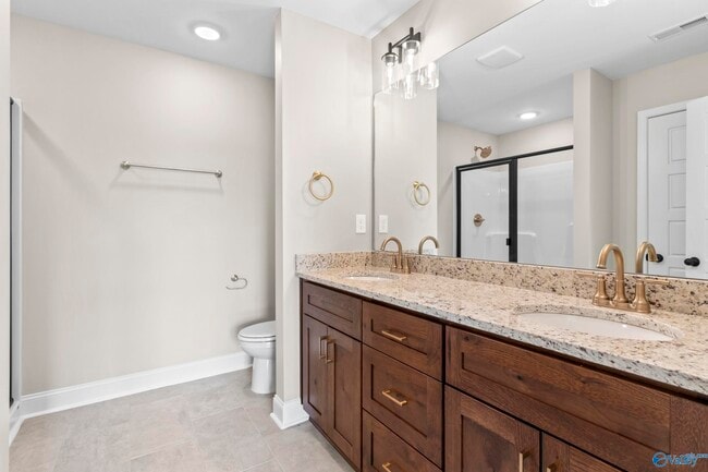 Building Photo - 243 Susan Lynn Dr