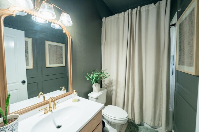 Building Photo - 1502 White Tail Ln