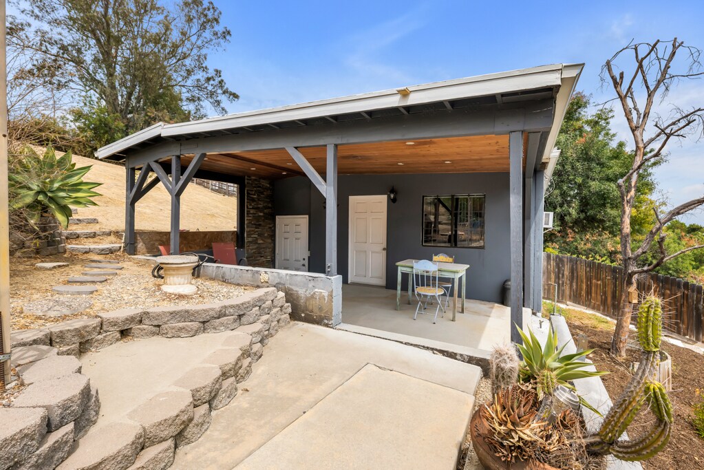 Building Photo - 19419 Oxnard St