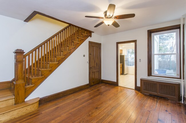 Primary Photo - 202 Baldwin St