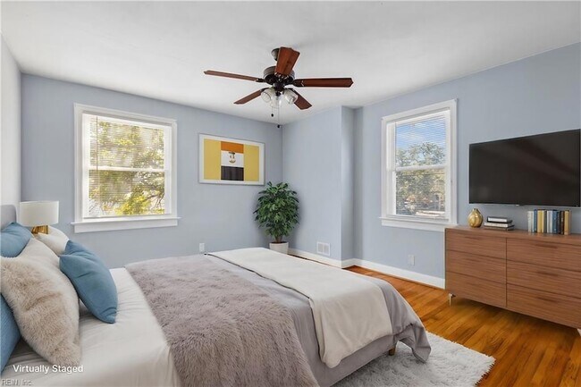 Building Photo - 1200 Little Bay Ave