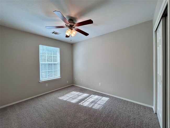 Building Photo - 1104 Doras Dr