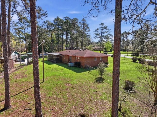 Building Photo - 2101 Goldendale Ln