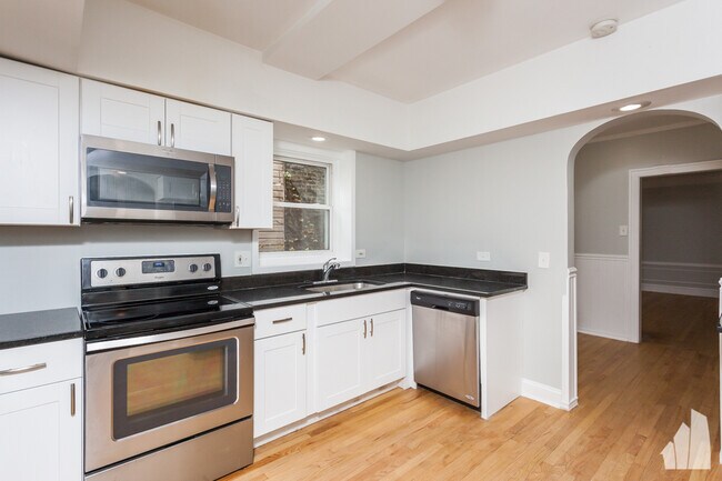 Building Photo - 6149 N Talman Ave