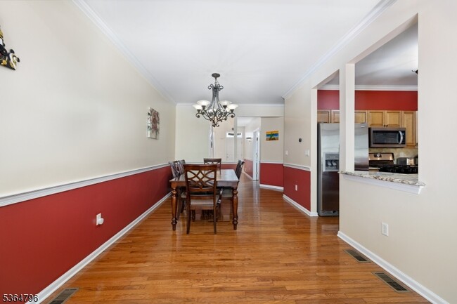 Building Photo - 28 Pinfold Ct