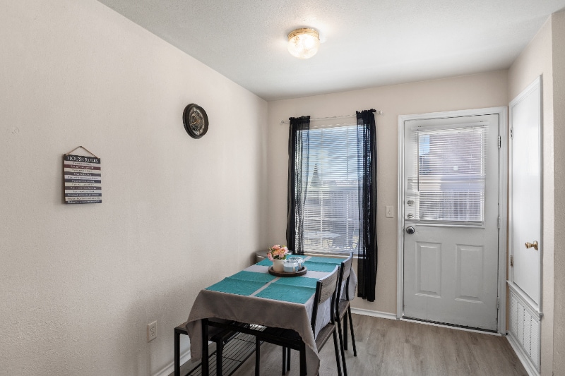 Building Photo - 2803 Vernice Loop