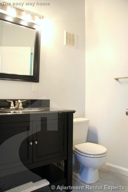 Building Photo - 17 Bow St