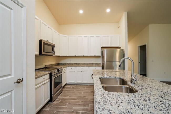 Building Photo - 2704 23rd St W