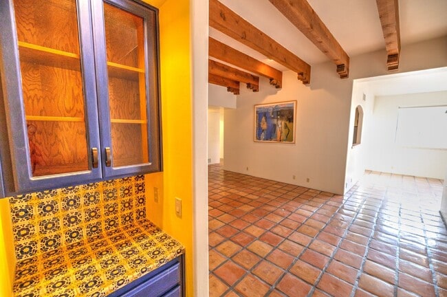 Building Photo - Single Story Foothills Home with Brand New Carpet in all Bedrooms!