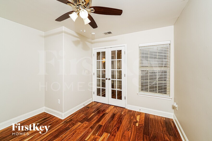 Building Photo - 417 Rockview Trail