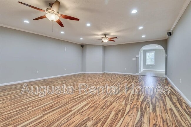 Building Photo - 719 Bonnie Oaks Ln