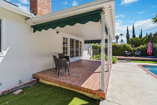 Building Photo - 23020 Haynes St