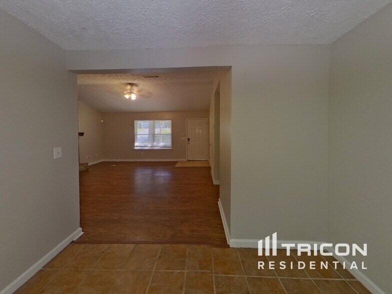 Building Photo - 3011 Eastland Way